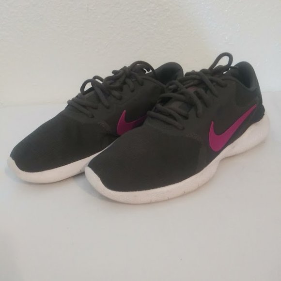 Nike Women's size 9 grey and pink Flex Experience Run 9 running shoes - Picture 1 of 8